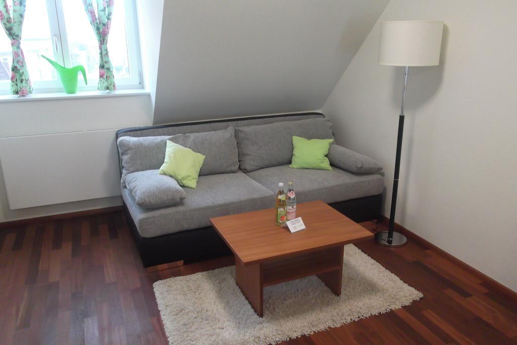 Jungingers Aparthotel Holzheim  Szoba fotó