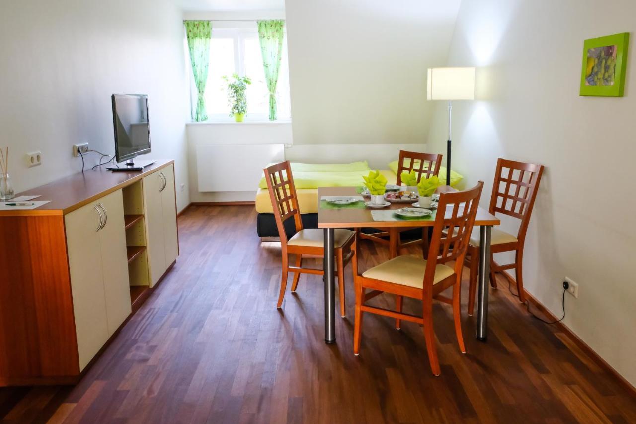 Jungingers Aparthotel Holzheim  Kültér fotó